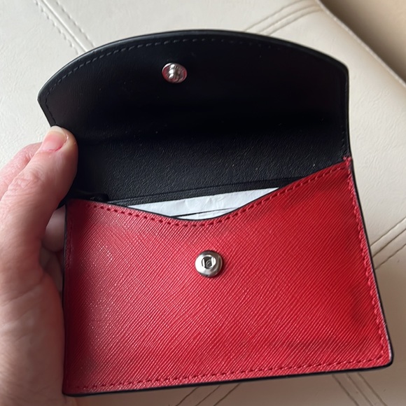 DKNY - Picture 5 of 8